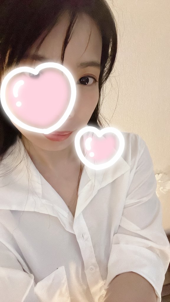 sakura070402233's tweet photo. こんにちは！
最近暑いですねー💦

金曜日に、ずっと会いたかった彩ちゃんに2回目の施術されに行きました🎶
施術も時間かけてやってくれて
昼飲みも楽しかったです💕

シフト出してますので
気軽にお問い合わせ下さい🥰
シフトに載ってない時間も
大丈夫な時ありますので
よろしくお願いします✨✨ https://t.co/eT5aAPL9Qz