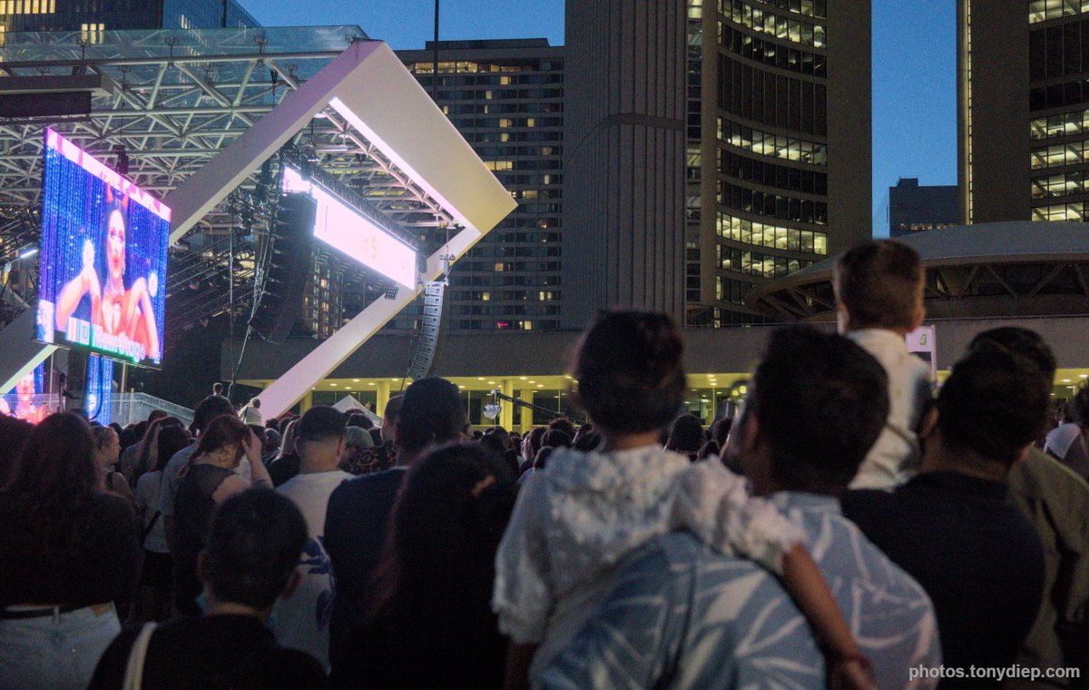 Drag Show

#PrideToronto #Pride #DragQueenStoryTelling #streetphotography #streetphotographers #streetphoto #photooftheday #torontophoto #dailyphoto