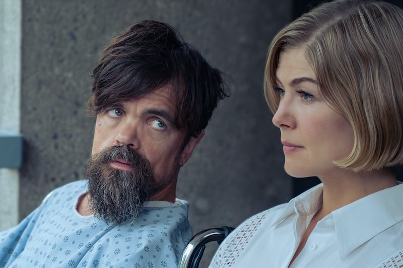 Watched 2020 's #ICareaLot on @netflix 

A crime thriller about how a legal guardian uses the US Legal system to exploit seniors.. How a crime boss changes her life..

#RosamundPike 's brilliant performance won her a #GoldenGlobe Best Actress..

#PeterDinklage as the crime boss..…