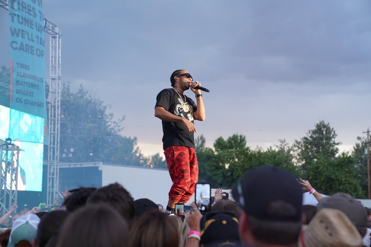 BoiseMusicFest's tweet photo. LUDACRIS!!!!

We won't ROLL-OUT from a little rain!

#BoiseMusicFest
PC: Fockedmedia https://t.co/RqgMJZ7zBy