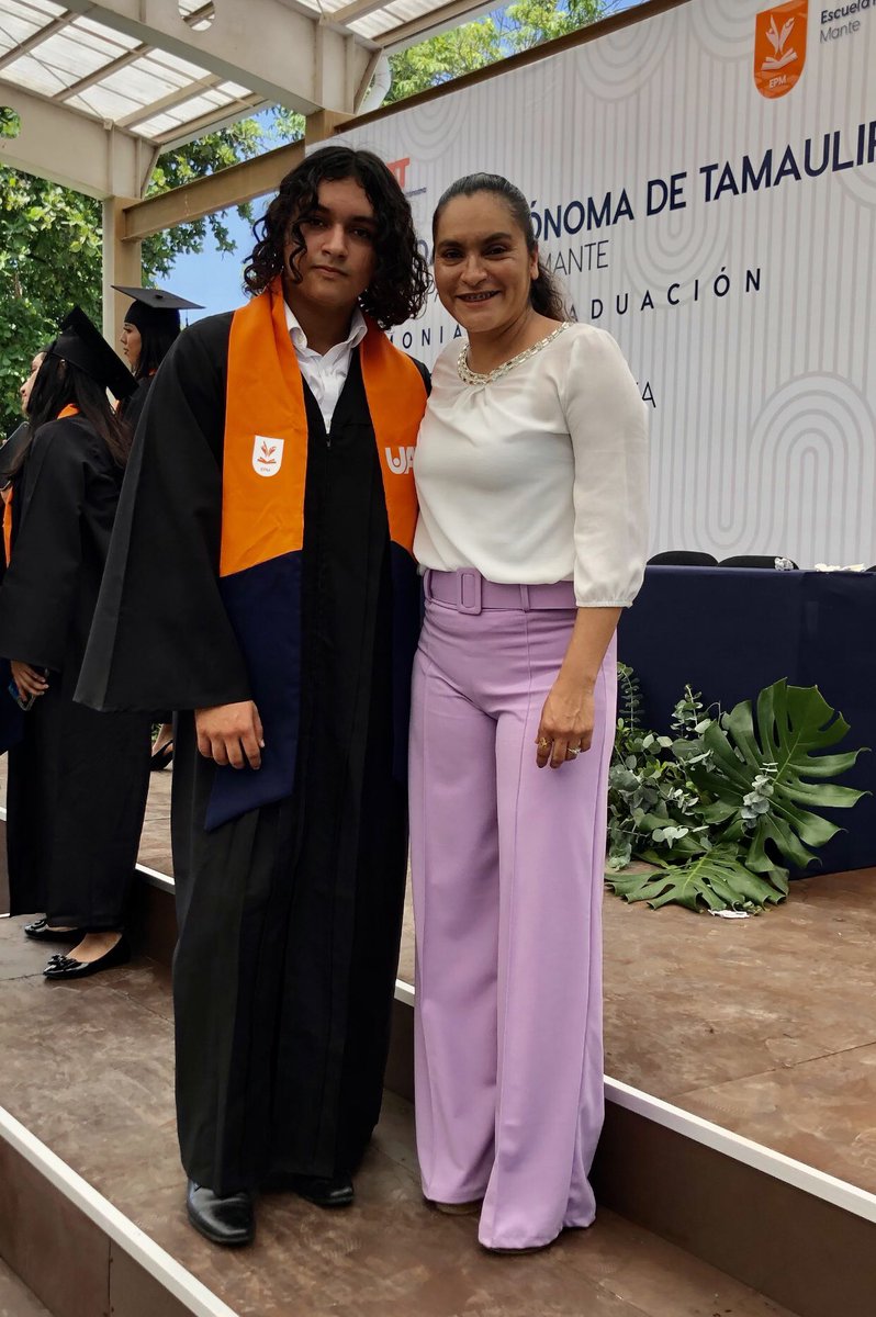 SilviaBotello7's tweet photo. 👨‍🎓frank🦁🥰 https://t.co/sdMCD93KVG