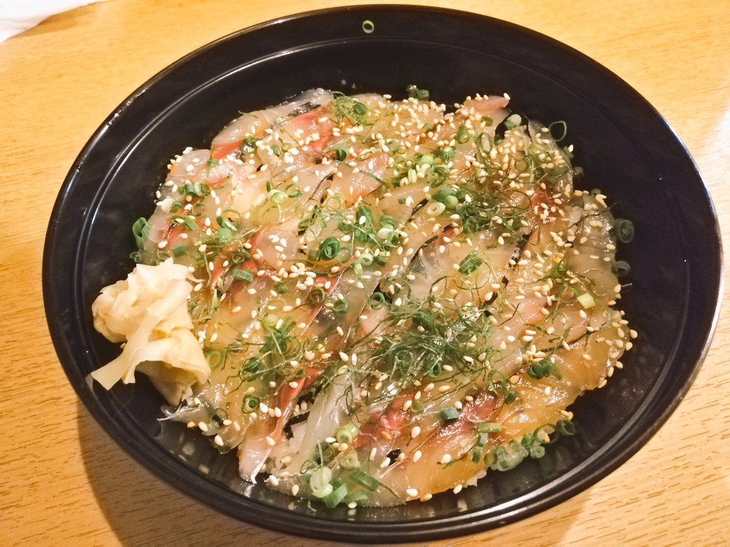 綺麗すぎるりゅうきゅう丼 https://t.co/SSd16VY0Km