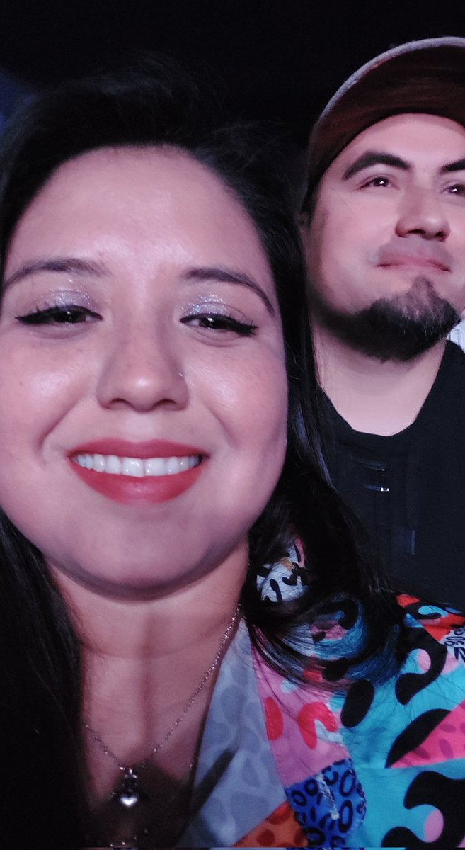 karly__andrea's tweet photo. sonrisa de oreja a oreja 😁 viendo al Kun #drefquila con mi amorcito 🥰 https://t.co/t8jkJwrspL