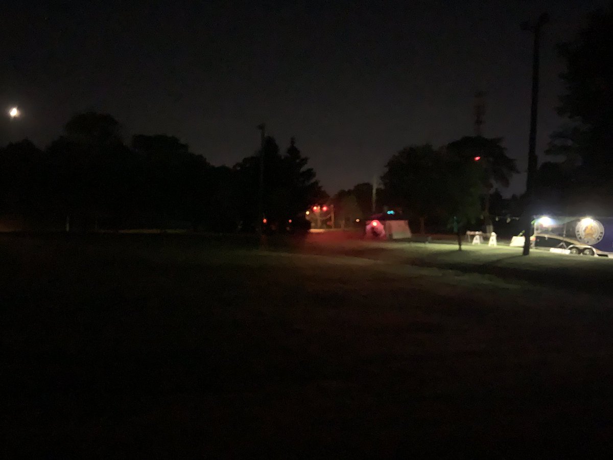MorrisRadioClub's tweet photo. Getting toward midnight in NNJ. 
We are W2YD 3A NNJ this year from Central Park in Hanover Township NJ with moon setting in the west. #ARRLFD https://t.co/IZTDdFGu2d