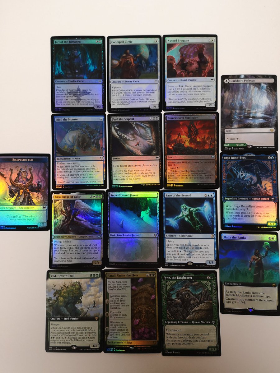 TheBeardedPen's tweet photo. Doing some planeswalking of my own for Day 24, hopping from Kamigawa over to Kaldheim -- several fun utility pieces in this collector booster, from good ol' Fynn to a full-art Pathway and Rally the Ranks. Could definitely do worse, I'd say! https://t.co/rI7YUS0CVX