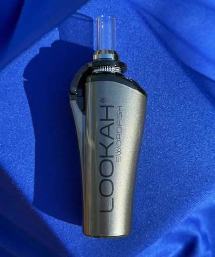 Stoner Gift Ideas Under $75 The Lookah Swordfish

The Lookah Swordfish dab pen is a portable vaporizer for wax concentrates

mrstinkysgreengarden.com/2022/12/stoner…
