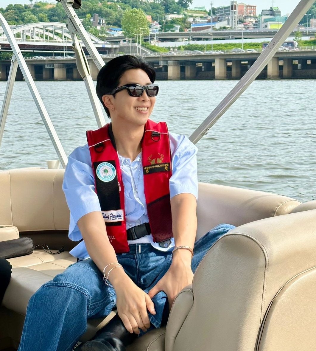 นึกว่าอีดิท55665555ใดๆคือพี่หมีหล่อมาก
