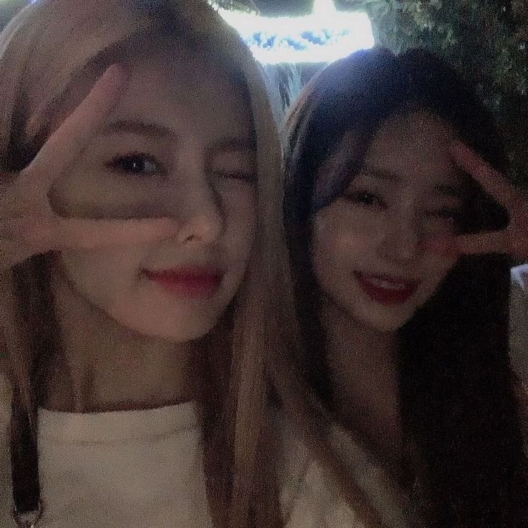 hourly izone (@izhourly) on Twitter photo 