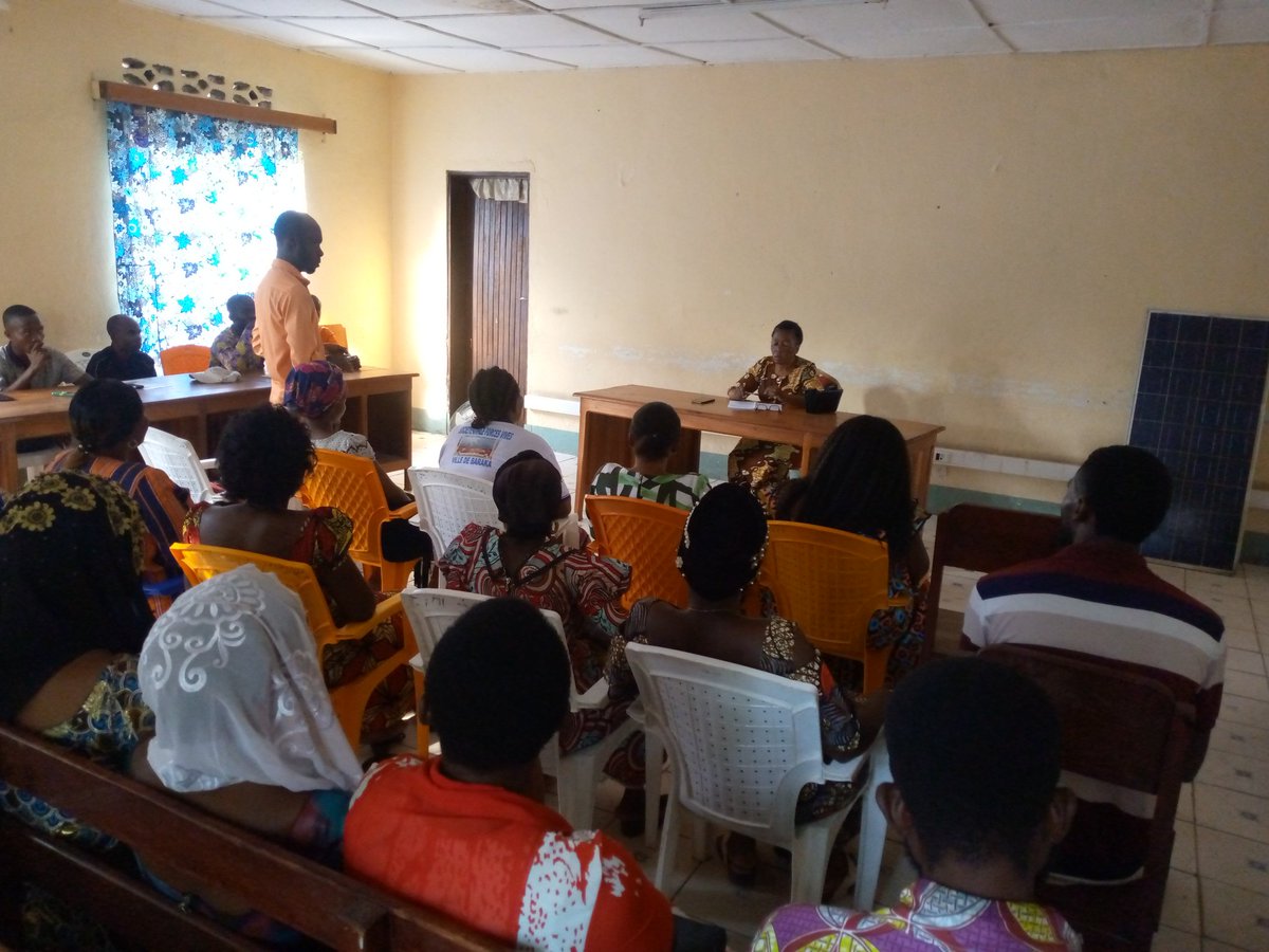 VilleBaraka's tweet photo. #Baraka :Poursuite d'une série des réunions de prise de contact: Après les services Etq, le Maire a.i, Mme Émérite TABISHA M a conféré ce samedi 24 juin avec la SOCIV, FEC,leaders des femmes, jeunes et parti pô. Objectif: recueillir leurs doléances pour le dvlopment de la ville. https://t.co/4Fui71oLCJ