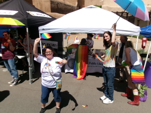 sfpl's tweet photo. Our booth at #PrideOnThePlaza was pretty fantastic as well! We had giveaways of books, bookmarks, stickers, temporary tattoos, flags, window decals, buttons, eBook codes, AND rainbow dog treats!

#LibrariesAreForEveryone #LibraryLife #LibraryPride #ThisIsASafeSpace #Pride2023 🏳️‍🌈 https://t.co/jCGMW2qJio