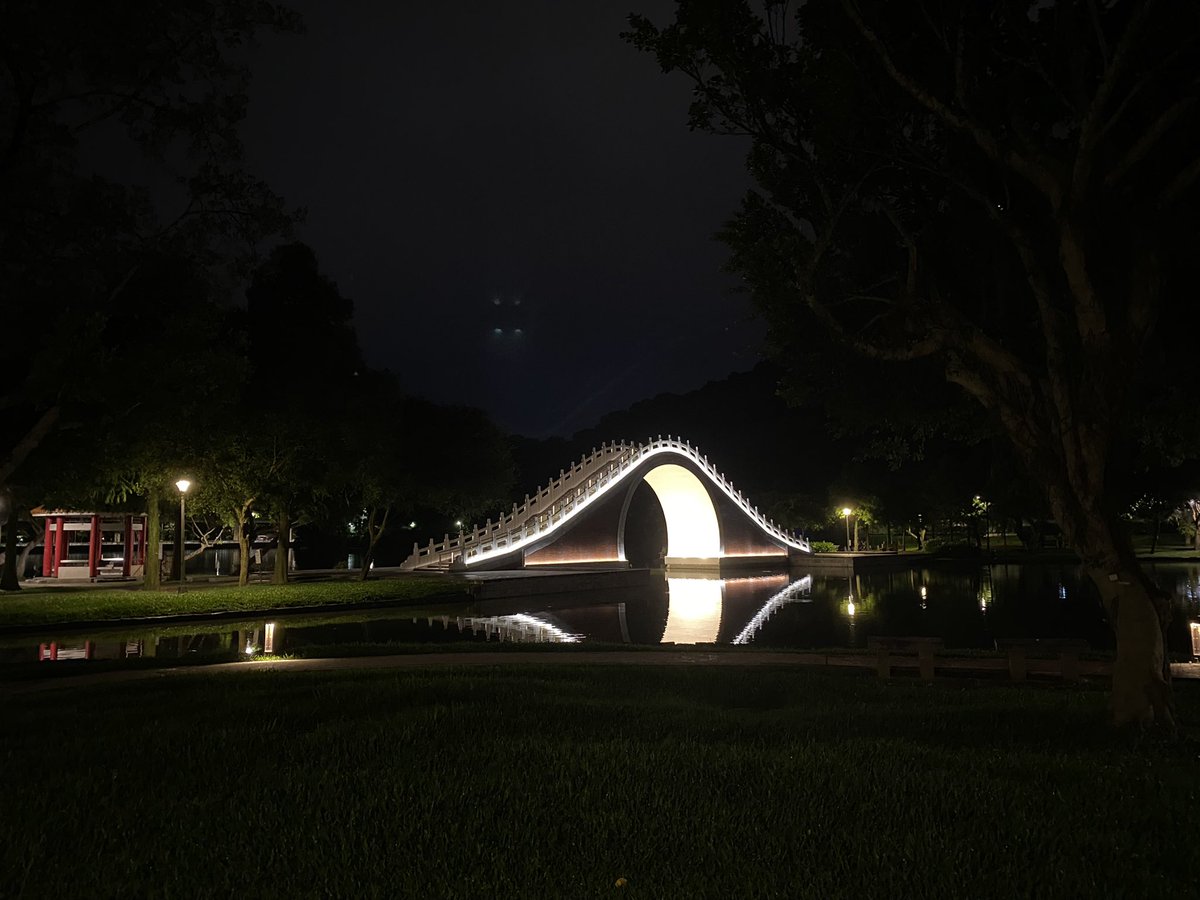 昨天聚會完去逛逛大湖公園
很少來內湖  看到周圍的房子 願自己以後能定居在這
喜歡住宅區的感覺

而且啊 我不知道為啥
在內湖玩tk 應該更能放鬆
周邊幽靜 容易帶入情緒😀
雖然齁 笑聲會打破一切😆
但這樣超刺激啊啊啊