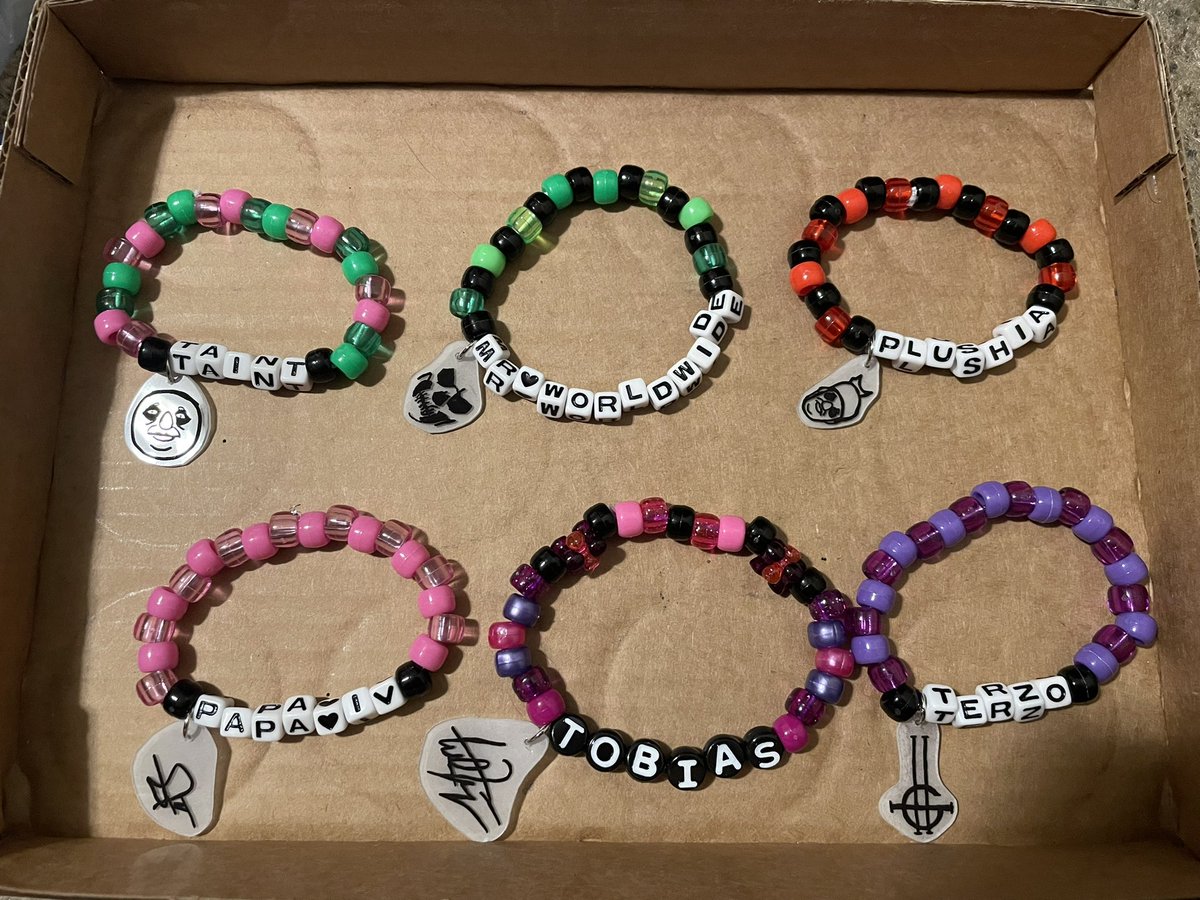𖤐camii𖤐 on X: Kandi charms have entered the chat   / X