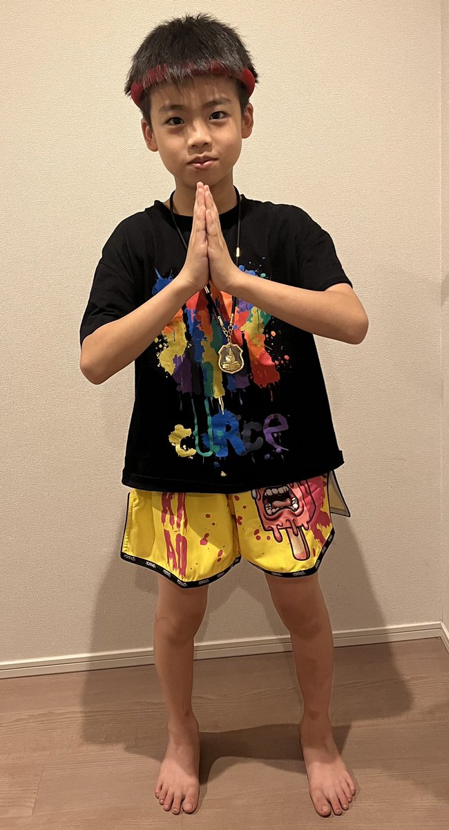 UMIpapaKNOCKOUT's tweet photo. UMI選手、大好きなYOKKAOの新しいムエタイパンツをゲットして大満足♪ HIGH SCREAMというシリーズです♪
#YOKKAO #ムエタイパンツ #HIGHSCREAM #ムエタイ #ヨッカオ https://t.co/kNNECeRdEQ