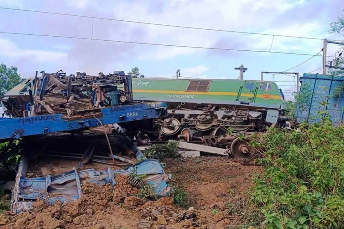 12 coaches derailed after two goods trains collided in West Bengal's #Bankura

#accident

#TheRealTalkin