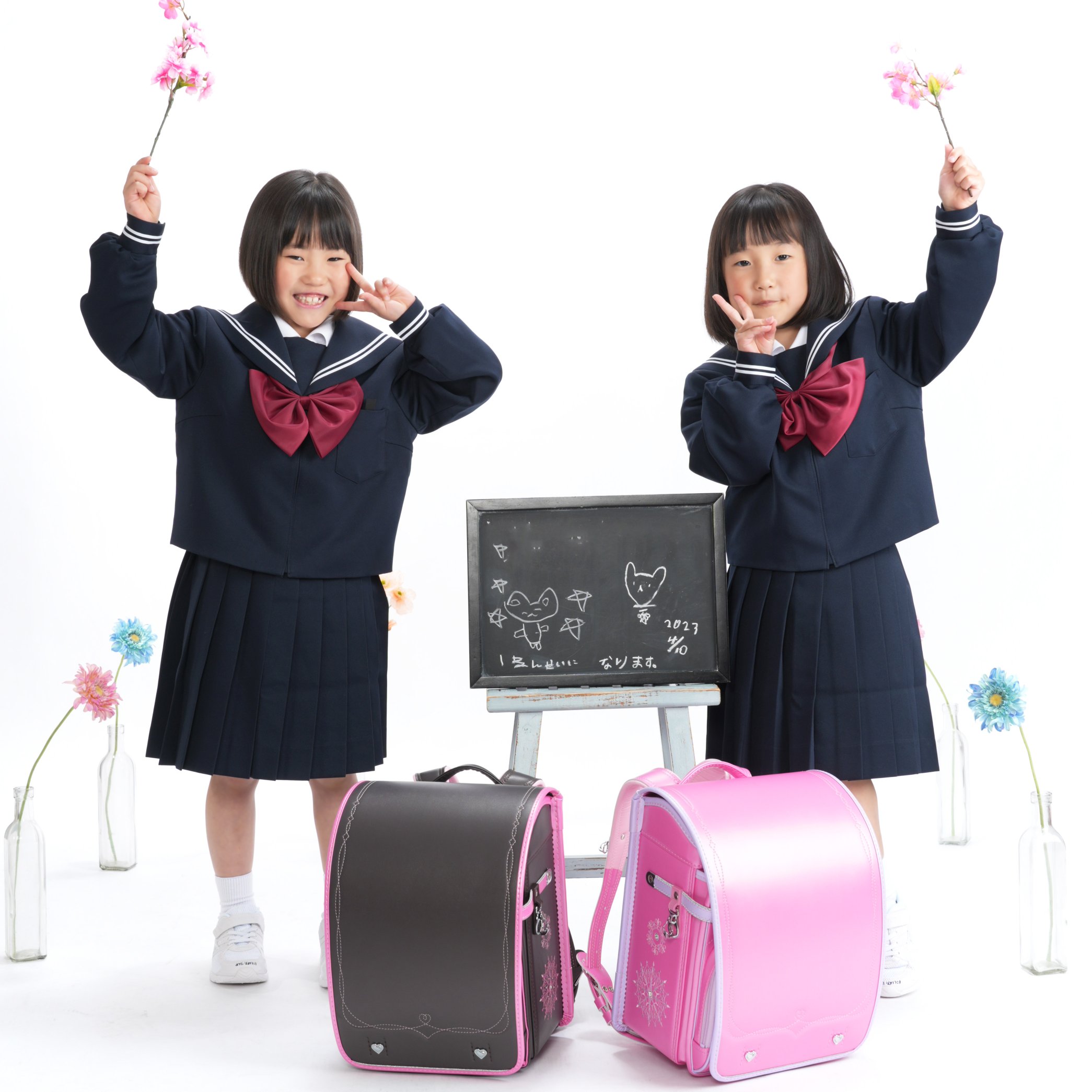セーラー服　入学　記念写真 #入学 #祝入学 #小学校入学 #入学写真 #制服 #小学生 #一年生 #ふたご #双子 #ランドセル #入学フォト  #双子育児 #双子ママ #セーラー服 #家族写真 #入学記念 #記念写真 #スタジオフォト #フォトスタジオ #福井写真館 #福井 #福井県 #福井市  #嶺南 #嶺北 ...