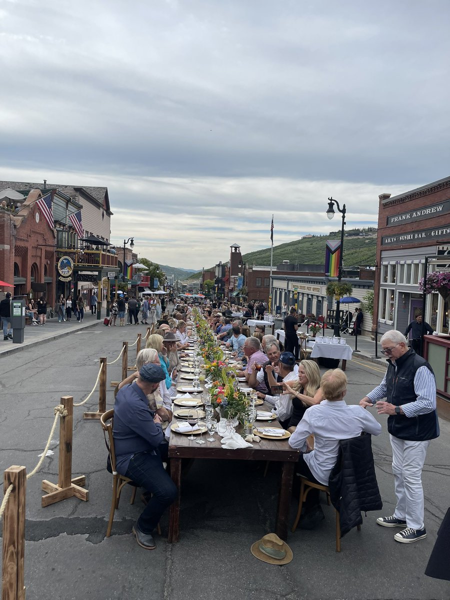julieriviello's tweet photo. Had a great time at Savor the Summit tonight! #parkcity #utah #riverhorse #saltbox https://t.co/zvKprl5aQ9