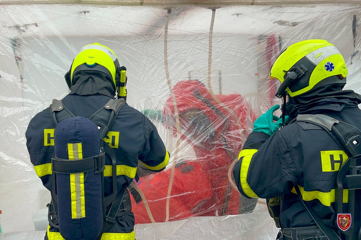 hzsmsk's tweet photo. Do včerejších večerních hodin jsme likvidovali únik kyseliny chlorsulfanové v Šenově, doporučení obyvatelstvu nevětrat jsme zaslali na více než 2000 aktivních čísel v oblasti pomocí tlačených SMS. https://t.co/iFquH9Tooc