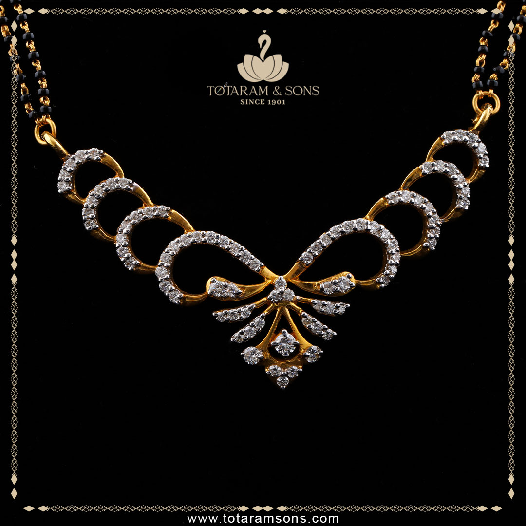 Classy jewelry will help to make your look magnificent.
#totaramsons #totaramsonsjewellers #jewelry #sm4dm #jewelleryaddict #jewellerybloggers #hyderabadjewellery #diamonds #showmeyourrings #engagementrings #rings #stylerings #sunday #weekend #mangalasutras #chains #Goldchains