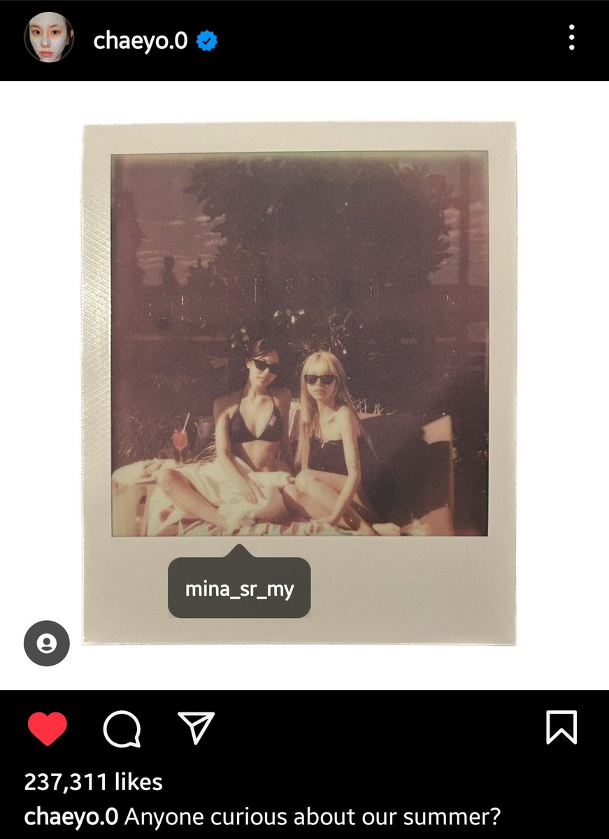 urfavmichaeng's tweet photo. chaeyoung really is unstoppable this pride month 😭😭 the amount of michaeng in that insta account is crazy... she knows her audience too well 😭 https://t.co/V544vZO2bC