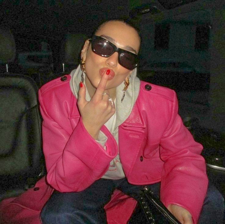 𝖫𝖾̀𝖺ᦾ. 1 AÑO (@hazelminds) on Twitter photo 