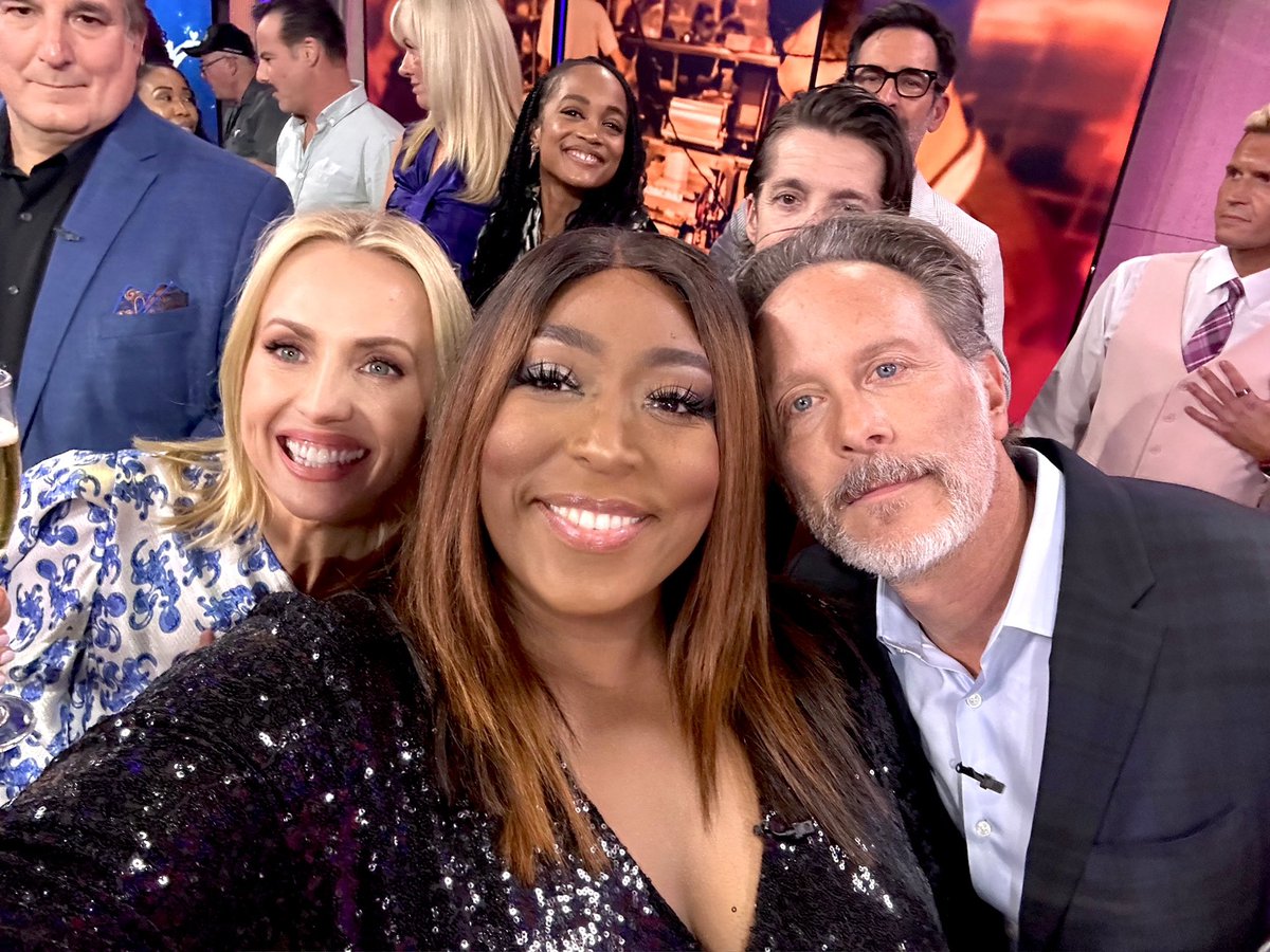 Loni Love tweet media
