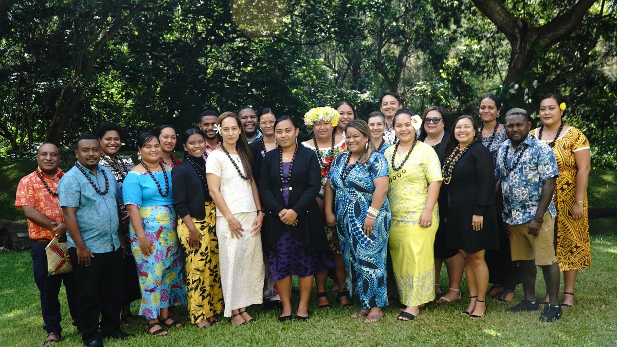 PIDP_EWC's tweet photo. And that's a wrap on Week 1 of the 2023 Resilient Pacific Islands Leaders #RPIL Program! Highlights included "People, Places, Passions" presentations by the fellows and a discussion with @apiascholars featuring Dr. Florie Mendiola. Follow us for Week 2: Partnership! https://t.co/uAKVWnPhfq