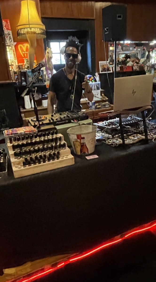 Cleveland’s <a href="/LarchmerePorch/">Larchmere PorchFest</a> Fest did not disappoint. Marvelous! Big crowds all day having fun. Always the place to see friends and make new connections.👏🏽👍🏽 #festival #neighborhoods #music #food #friendships