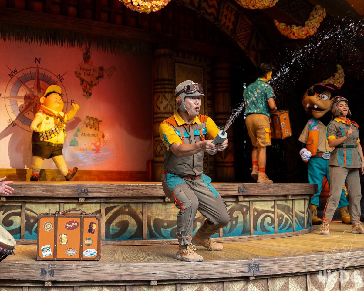 the_hkdg's tweet photo. 🧭Embark on an adventure as Disney Friends lead all explorers on an odyssey filled with sounds of happiness, laughter, music and soaring moments. Be amazed by the all-new “#AdventureIsOutThere!” stage show at Adventureland.

#wildaboutsummer #summersplash 
#hkdg #hkdl #distwitter https://t.co/elhBd8bKDi