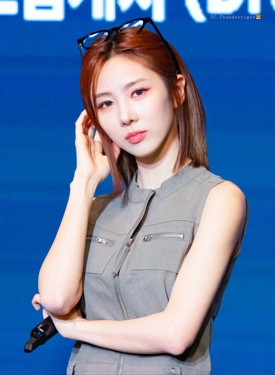 DC_Thundertiger's tweet photo. 230624 점프업 팬싸 HQ
귀엽고 멋있고 혼자서 다 하는 중😍

#드림캐쳐 #유현 #김유현 #DREAMCATCHER #YOOHYEON

@hf_dreamcatcher https://t.co/x7xJnXC9nR