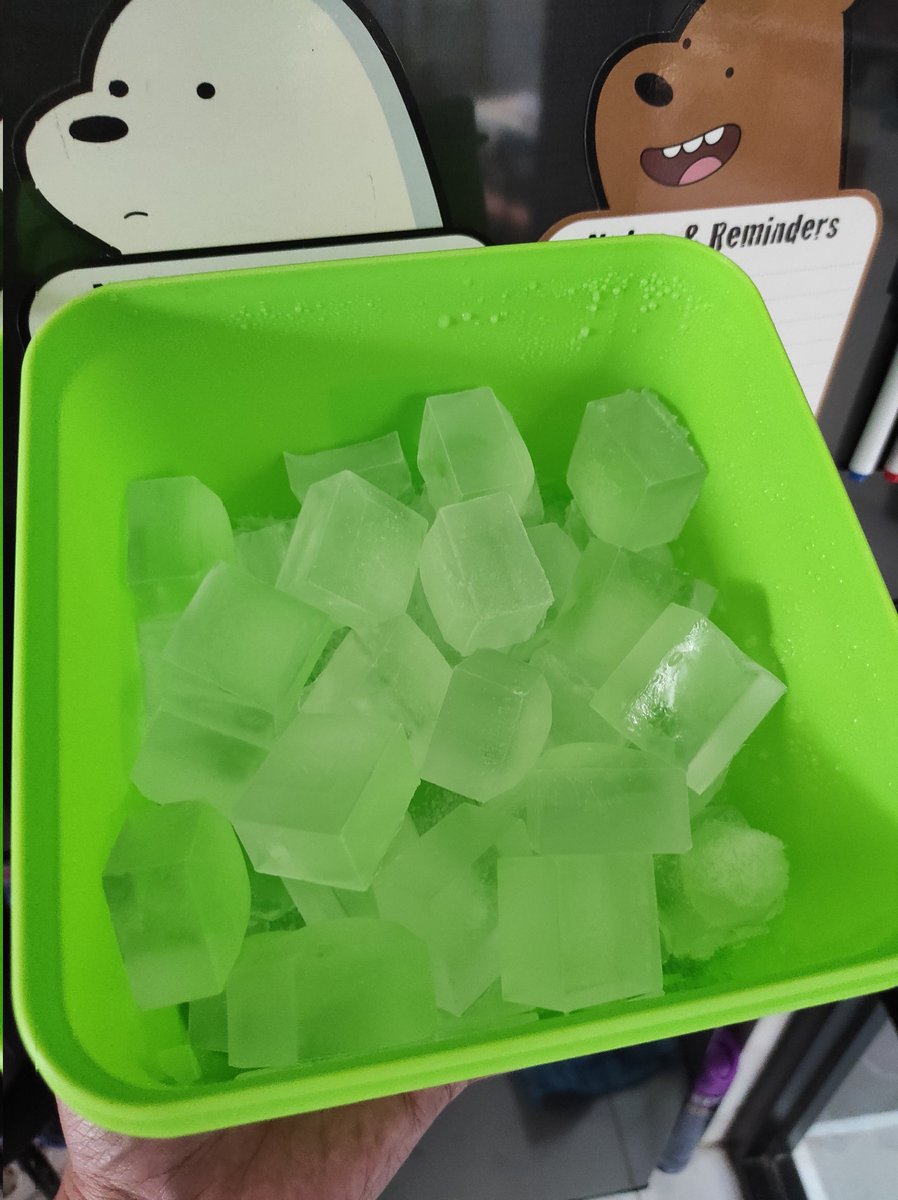 Widino's tweet photo. Beberapa life hack pake kulkas freezer non-frost yg pernah gw coba:
✅ Roti tawar awet berbulan2
✅ Krupuk mlempem jadi renyah lagi
✅ Amplang mlempem dan alot jadi renyah lagi
✅ Lidah kucing lembek jadi keras n krenyes lagi
✅ Ice cube di wadah tertutup ga bikin es menyusut. https://t.co/oDVLvXIwPV