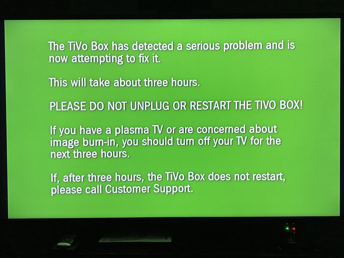 davelohmann's tweet photo. Not an error message you want to be receiving from your TiVo in the middle of the night. *sigh* https://t.co/BciBy1GGbo