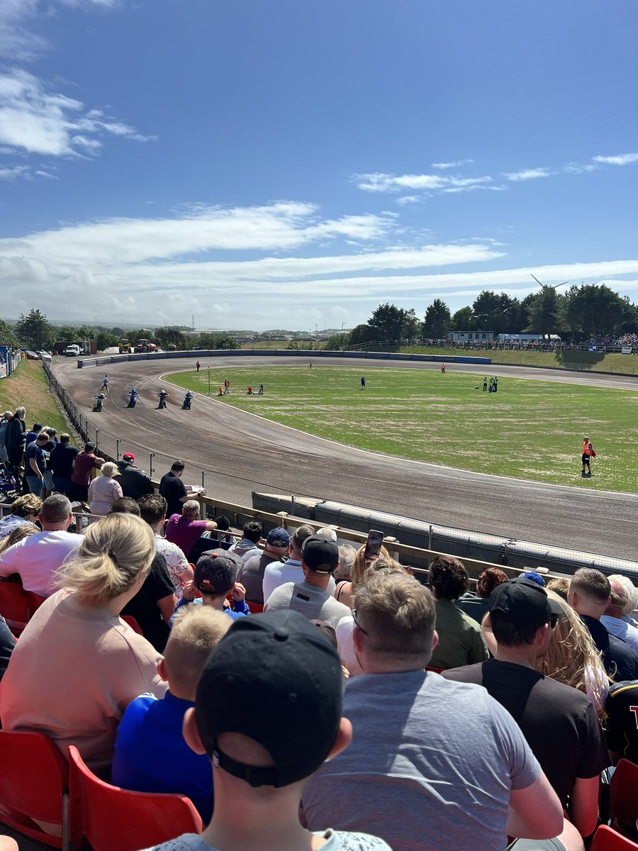 P88weePaul's tweet photo. Congratulations to @workycomets on putting on a great afternoon yesterday. It might not of been our day on the track but racing was great and so was the GP/BBQ! Excellent set-up a credit to all concerned 👏🔵⚪️ #workingtoncomets https://t.co/cYP1N56KBU