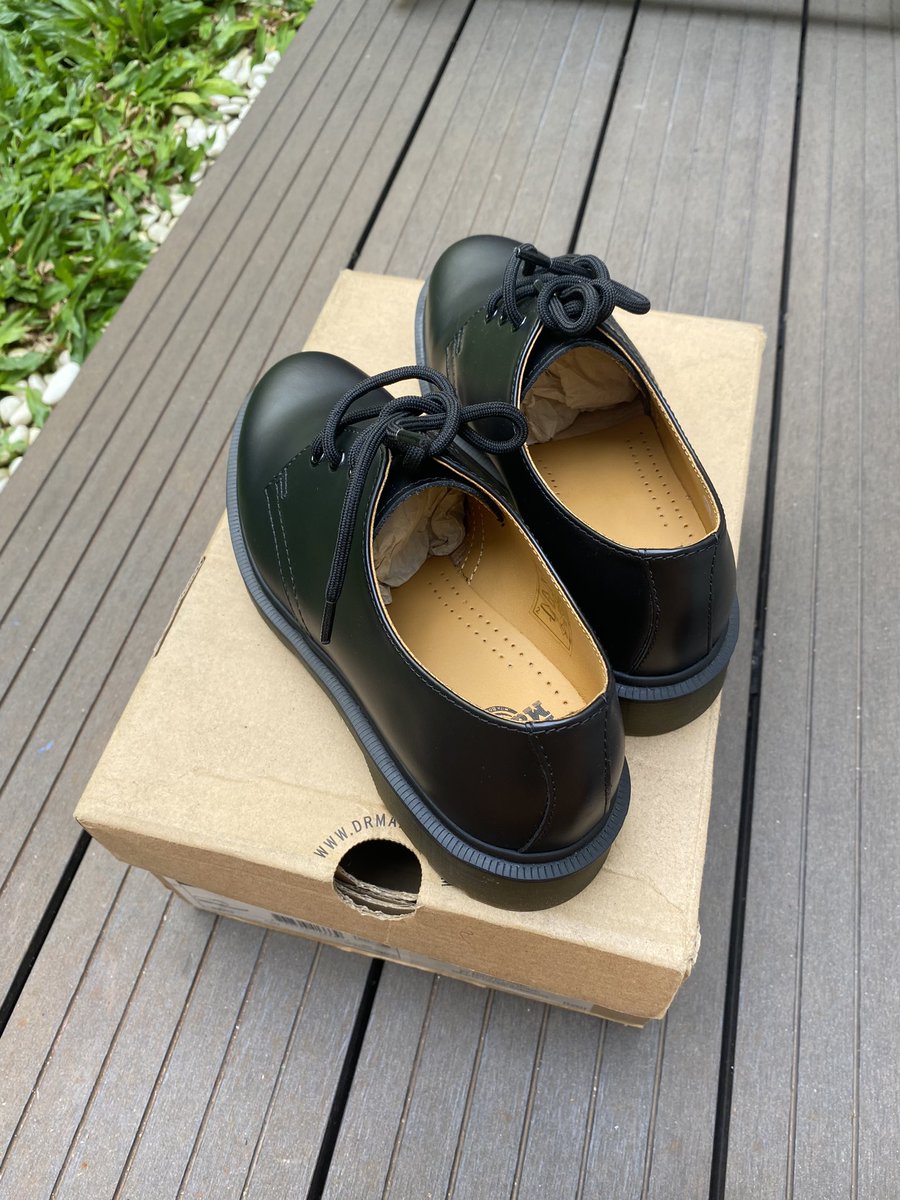 agungnurf's tweet photo. @hrdbacot Jual cepat:

Dr. Martens 1461 PW Smooth Black
Size 36 Unisex
Kondisi 98% + box
Baru dipakai 2x
Dijual karena size terlalu besar
Lokasi Depok Jawa Barat siap COD area Jabodetabek
Harga buka di 1.9jt nego
#lapakcot https://t.co/Ebok6dHKbL
