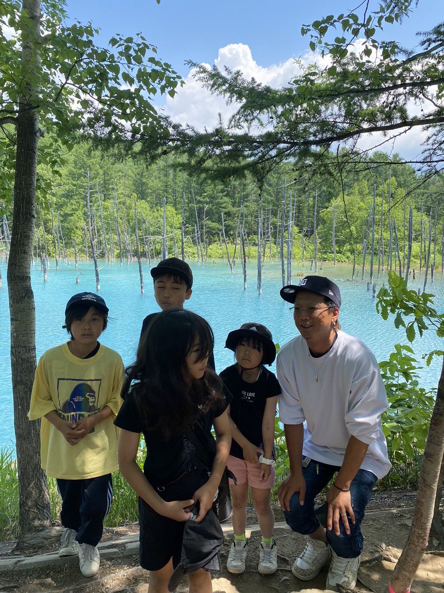 hide1122kurata's tweet photo. 美瑛に青い池見に行って
富良野の天然温泉吹上温泉入って
友達が富良野で露天、たこ焼き屋さん出してたから買って帰ってきました https://t.co/agTfXrf6Ef