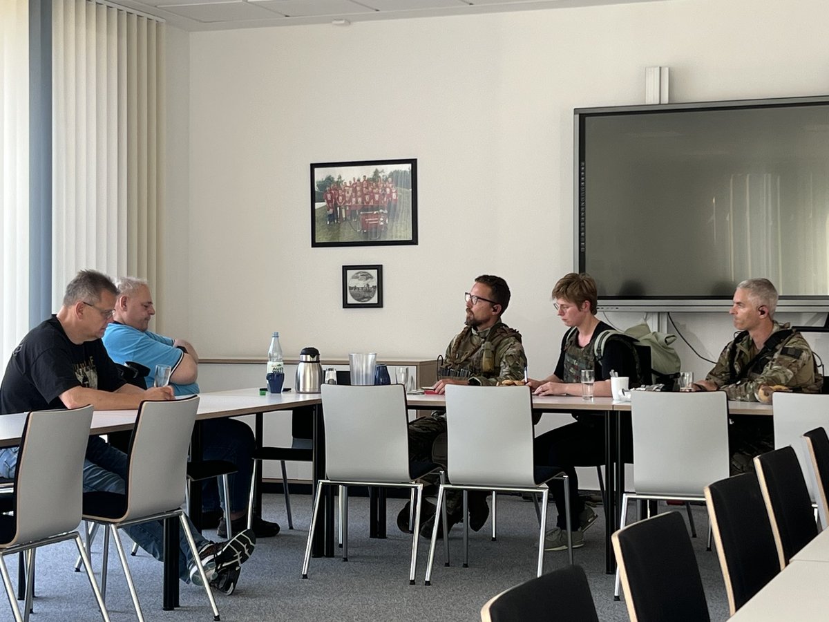 ArminSchaus's tweet photo. #JoCo23 läuft: die ersten Gespräche mit Bürgermeistern, Polizei, Feuerwehren, Hilfsorganisationen sind erfolgreich gelaufen und tragen zur Erstellung eines zivilen Lagebildes bei.
Heute feiern unsere🇸🇮 Kameraden ihren Unabhängigkeitstag: Srečen dan drzavnosti. https://t.co/64L4R4GQRT