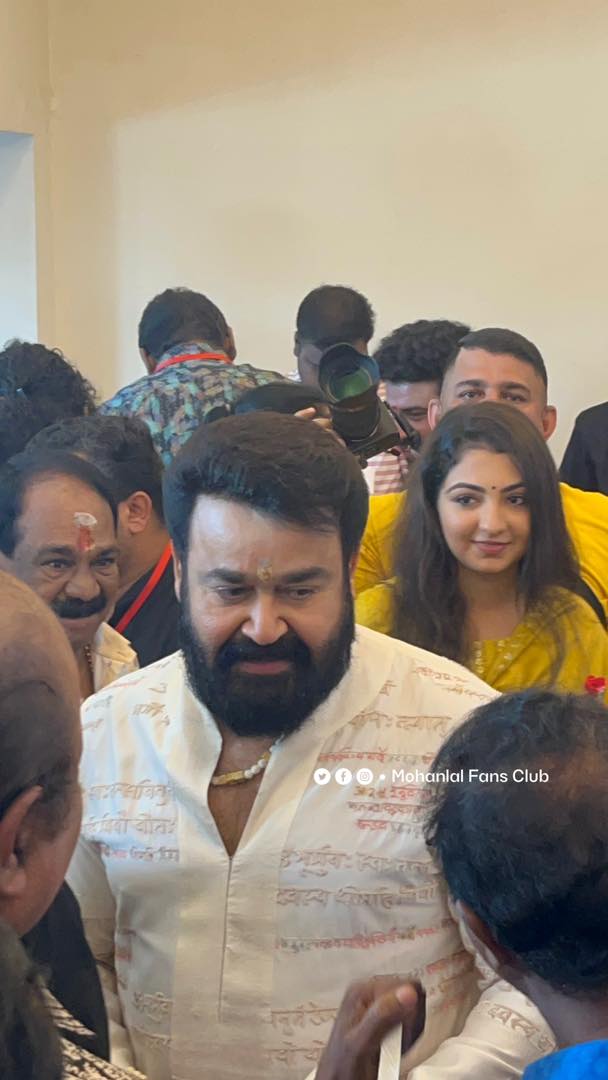 MohanlalMFC's tweet photo. Lalettan latest from #AMMA general Body meeting 💫❤️

#Mohanlal @Mohanlal https://t.co/SJHE2E1bfh