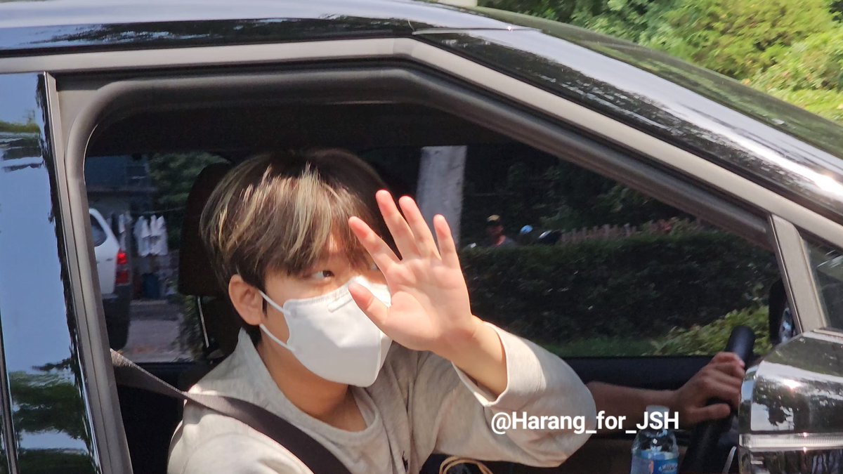 Harang_for_JSH's tweet photo. 정승환 머리색 대박 이슈 https://t.co/N73CAh8bEp