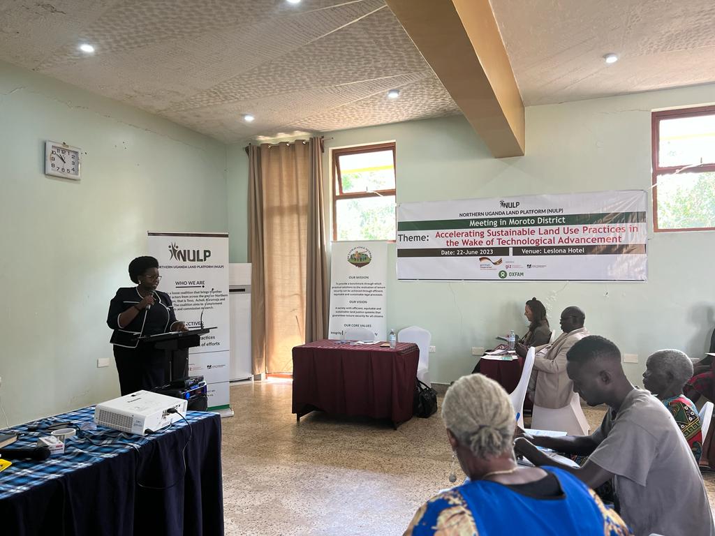 faithchuna1's tweet photo. I was honored to give a key note address to these delegates from the greater north (Uganda), on the matter of accelerating sustainable land use practices in the wake of technological advancement. Thx to GIZ @NULP_UG , @OxfaminUganda et al for making this conversation possible. https://t.co/joYoL8T2Ka