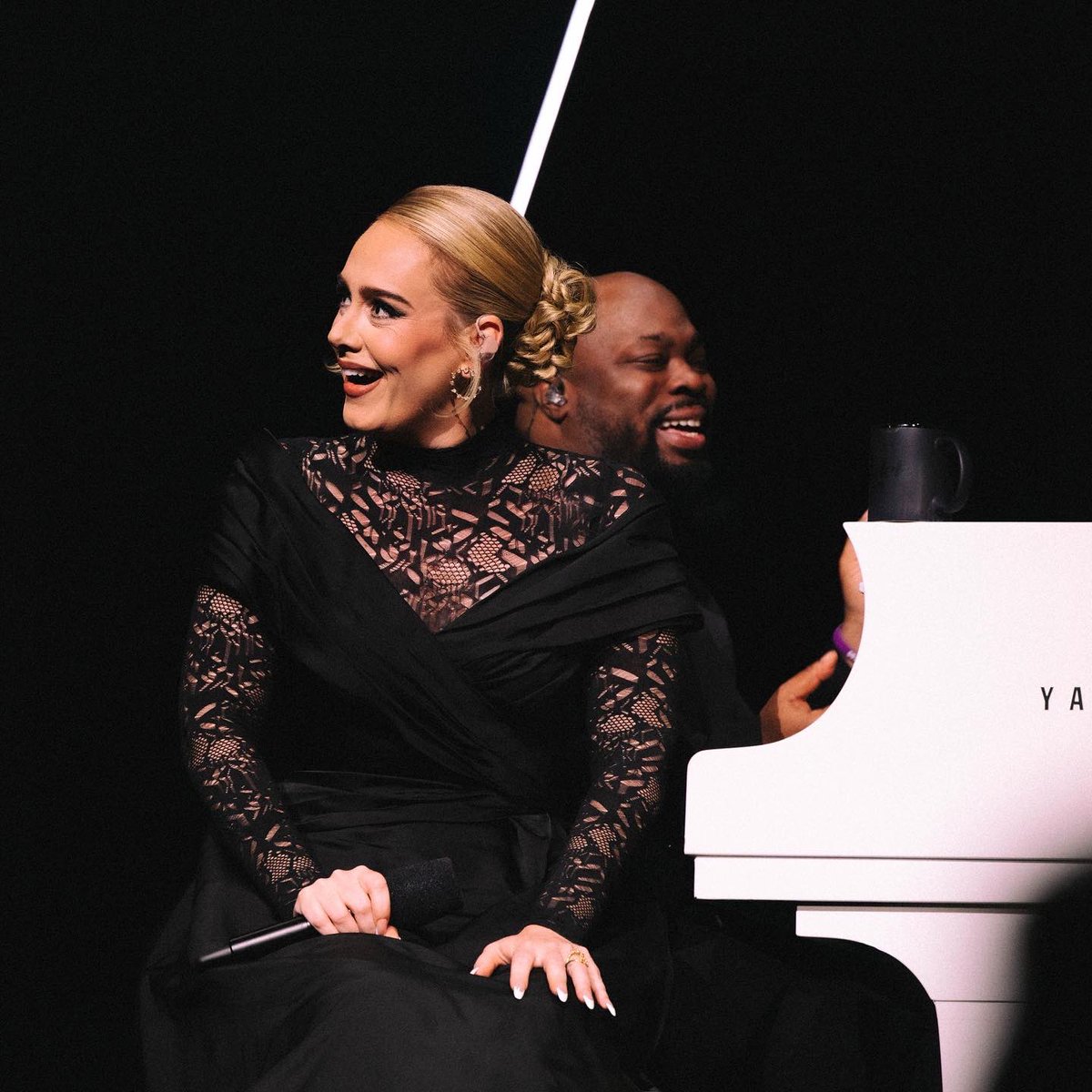 Adele's tweet image. Weekend 19