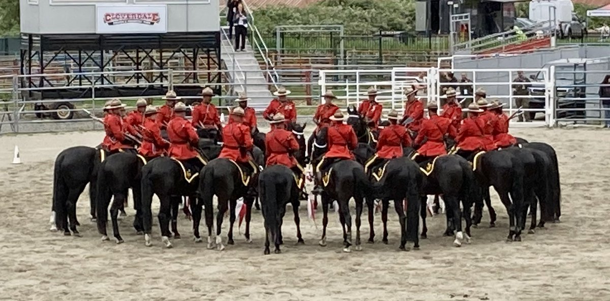 nobovineskat's tweet photo. Super day with Surrey RCMP,  their LE partners,  friends and of course the Musical Ride.  The displays were first class and the Ride &amp; Pipe Band were top shelf.  Well done Surrey RCMP and it was great to reconnect with others who are serving or have served.  @SurreyRCMP @npffpn https://t.co/W4ueUCqndE