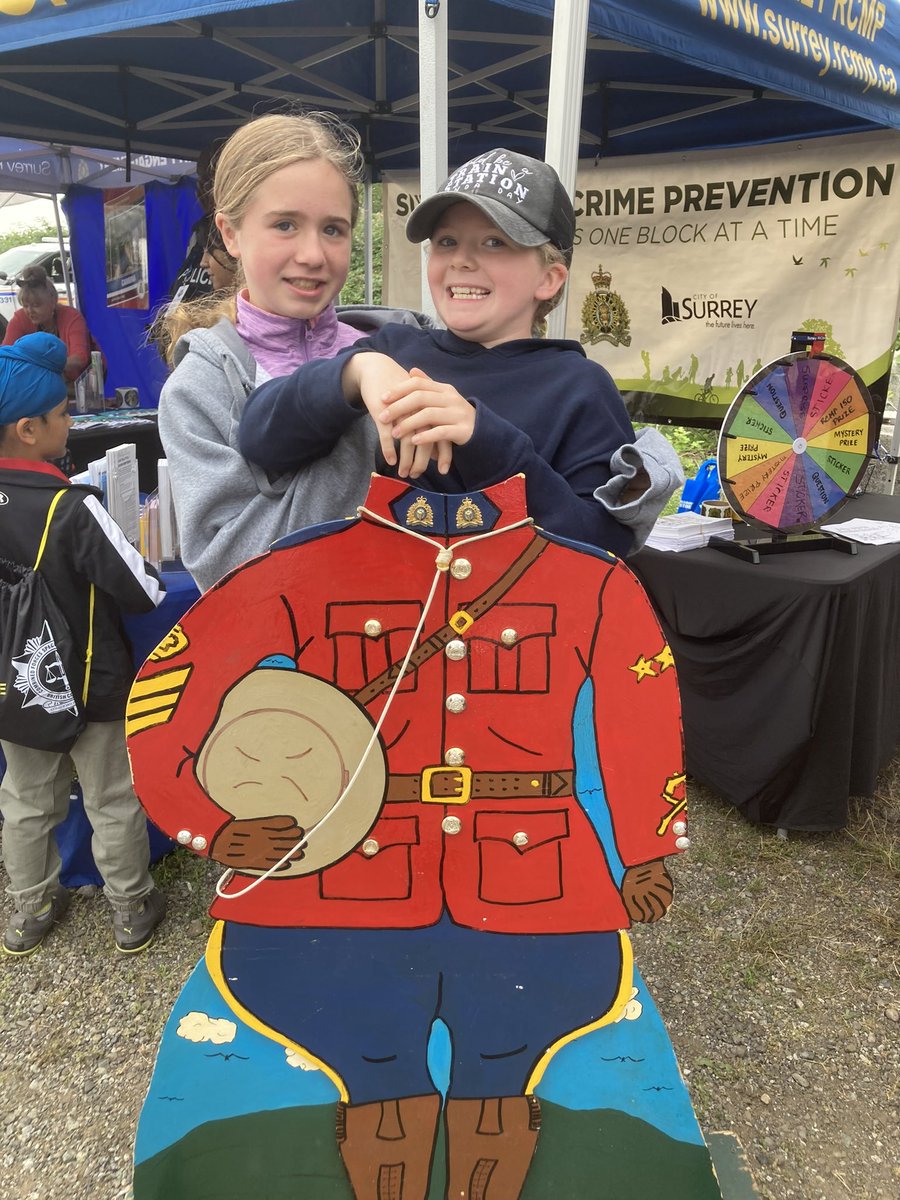 nobovineskat's tweet photo. Super day with Surrey RCMP,  their LE partners,  friends and of course the Musical Ride.  The displays were first class and the Ride &amp; Pipe Band were top shelf.  Well done Surrey RCMP and it was great to reconnect with others who are serving or have served.  @SurreyRCMP @npffpn https://t.co/W4ueUCqndE