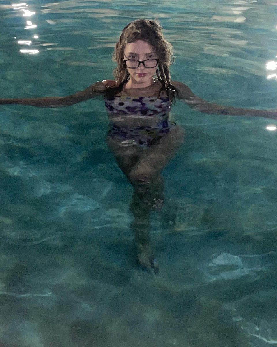 AlllieCattX's tweet photo. Sucker for the pain. #hotgirls #poolside #sexy #contentforsale #ContentCreator #clickmybio #dmme #girlsongirls 💋💋 https://t.co/zdwEYxc3KP