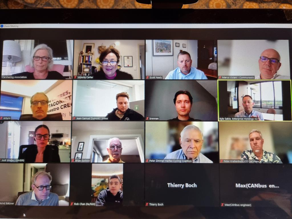 <a href="/carsharing/">Carsharing Assoc.</a> held a coffee /cocktail (deoending on your time zone!)  chat to talk all things mobility including
Have we reached peak car?
Whether when we identify less with our stuff &amp; the need to own stuff people will be more relaxed about sharing! 🤔
🧵