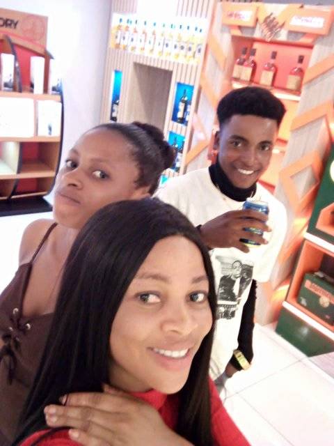 iamphonslord's tweet photo. @iamphonslord that Boki boy trying to build life from trash without no one help @oluwa nah ur hand I dey https://t.co/qjqhAbX2QD