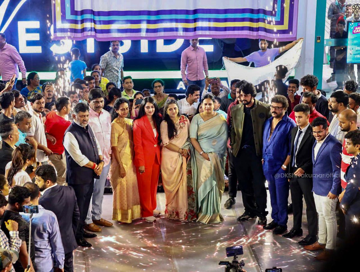 kolaraksss's tweet photo. #KicchaSudeep𓃵 #dkshivakumar #dksuresh #ashwinipuneethrajkumar #vravichandran #divinitymall #globalmalls #communitymall #kolara #kolaraksss (2/2) https://t.co/thr8bv7nax