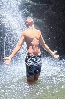 sadboi on Twitter: "Ugh another random photo dump cuz men"