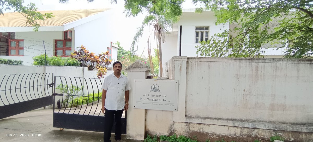 "Life is about making right things and going on"- Shri.R.K.Narayanan.

Delighted to visit Shri.R.K.Narayanan Memorial House in Mysore today.
#RKNARAYANANMALUGUDIDAYS #ThoughtPublicationChennai <a href="/ksmkkbookscom/">Srinivasamurthy</a> <a href="/Ramnmurthy25/">Ram</a> <a href="/nramind/">N. Ram</a>