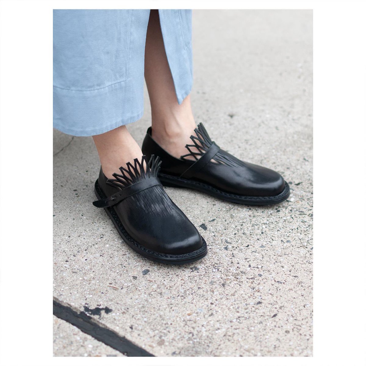 trippen_japan's tweet image. 【Pre fall model】発売

right:「Motion」women
center:「Ahead」women
left:「Once」men

trippen直営店とオンラインストアでは、季節をまたいで長く活躍してくれる3つのモデルを販売中です。

#trippen
#トリッペン
#prefall
#trippennagoya 
#trippenkobe 
#trippenharajuku