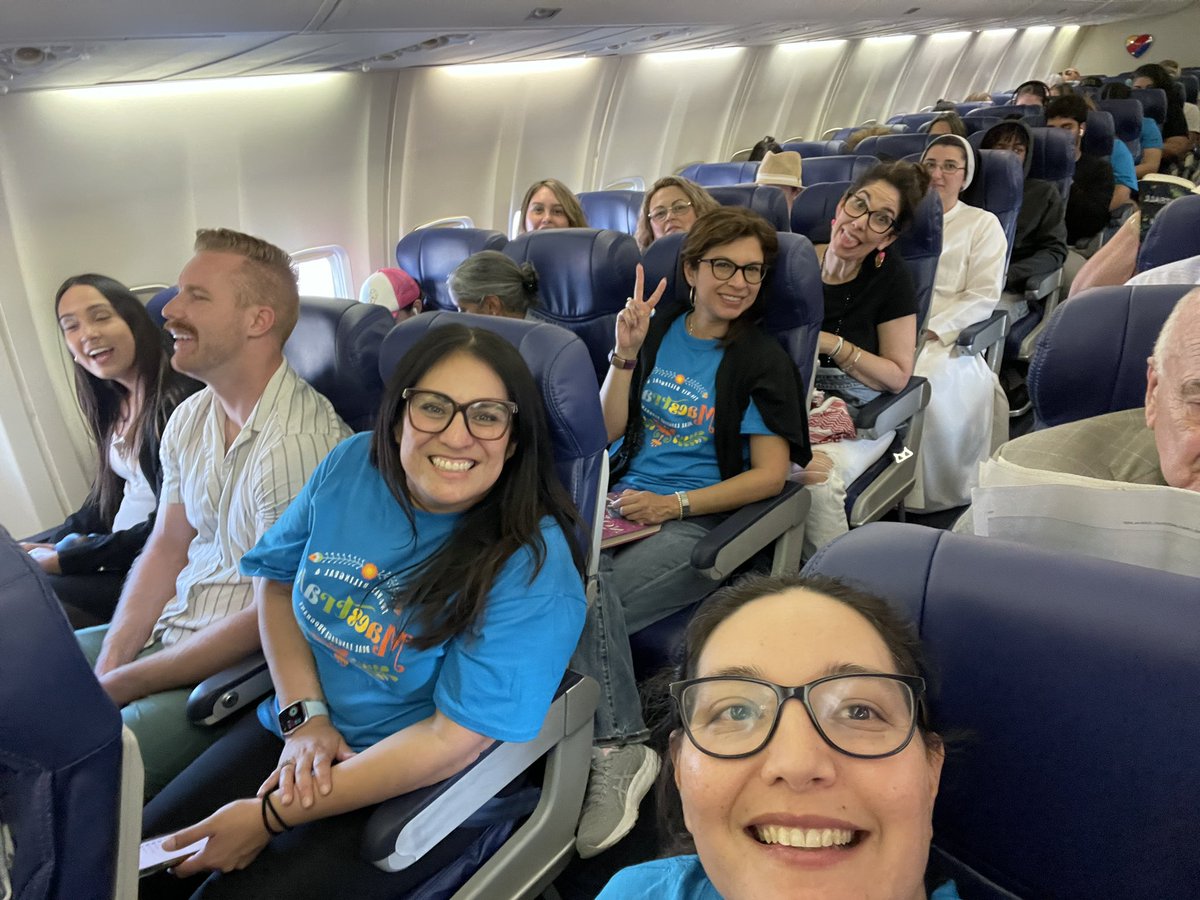 Thank you to Flight Attendant Jonathan from <a href="/SouthwestAir/">Southwest Airlines</a> on flight 2649 SMF->SAN for giving a shout out to #duallanguage educators and thanking them for their service 💕 
We appreciate you Jonathan 
-San Diego Dual Language Educators #ATDLE2023