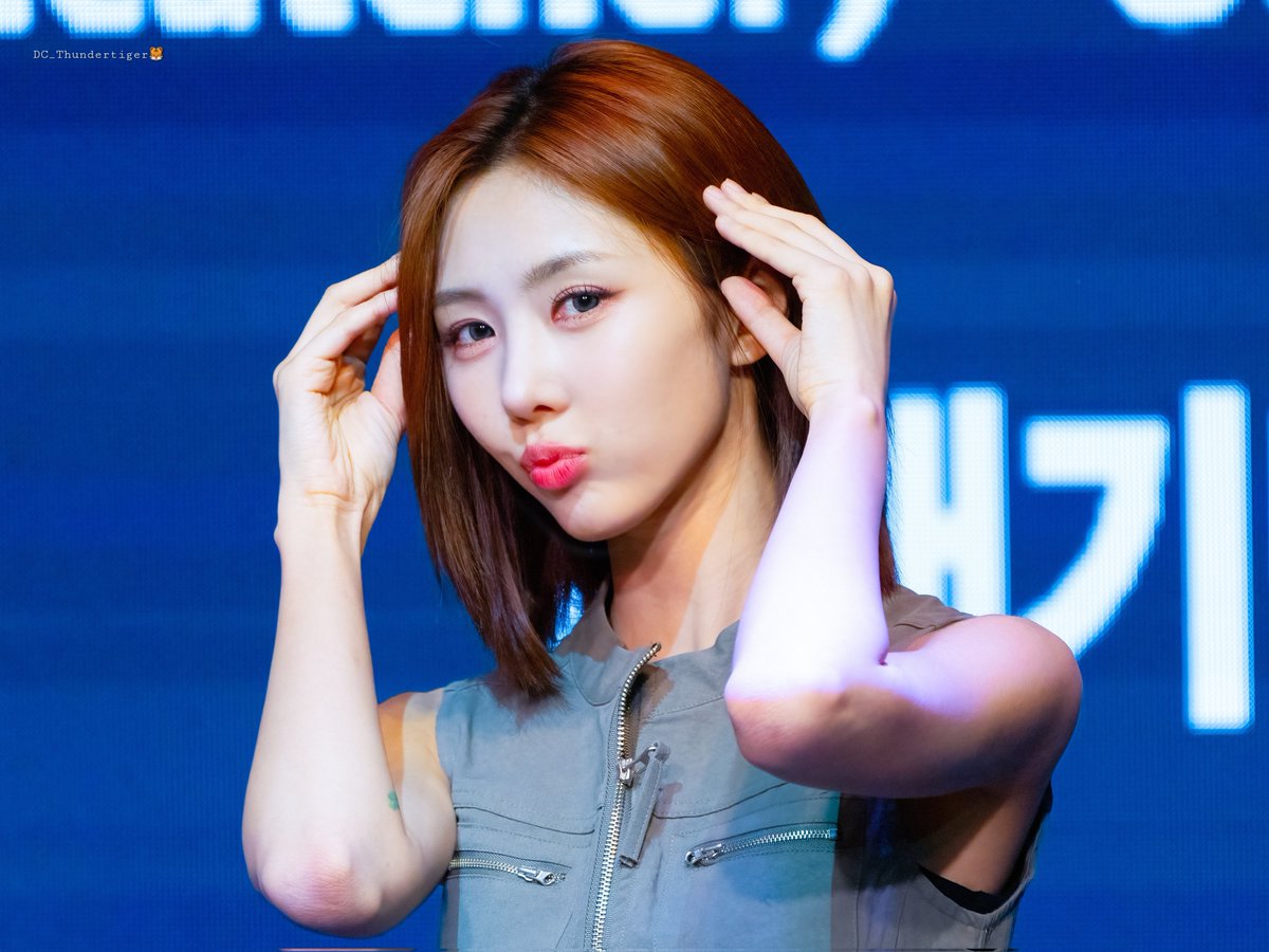 DC_Thundertiger's tweet photo. 230624 점프업 팬싸 HQ
나는 강아지 캄칙 강아지🐶

#드림캐쳐 #유현 #김유현 #DREAMCATCHER #YOOHYEON

@hf_dreamcatcher https://t.co/1h6lQe5fkT